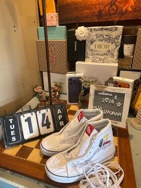 Snoopy Vans Women's White Trainers